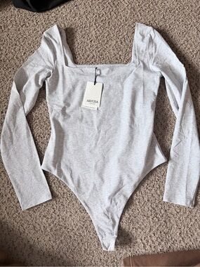 Aritzia Contour Light Gray Square-Neck Long Sleeve Top